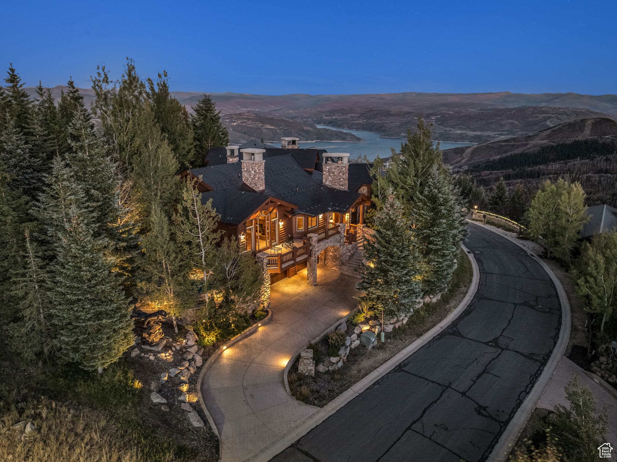Summit View Residence: Analysis