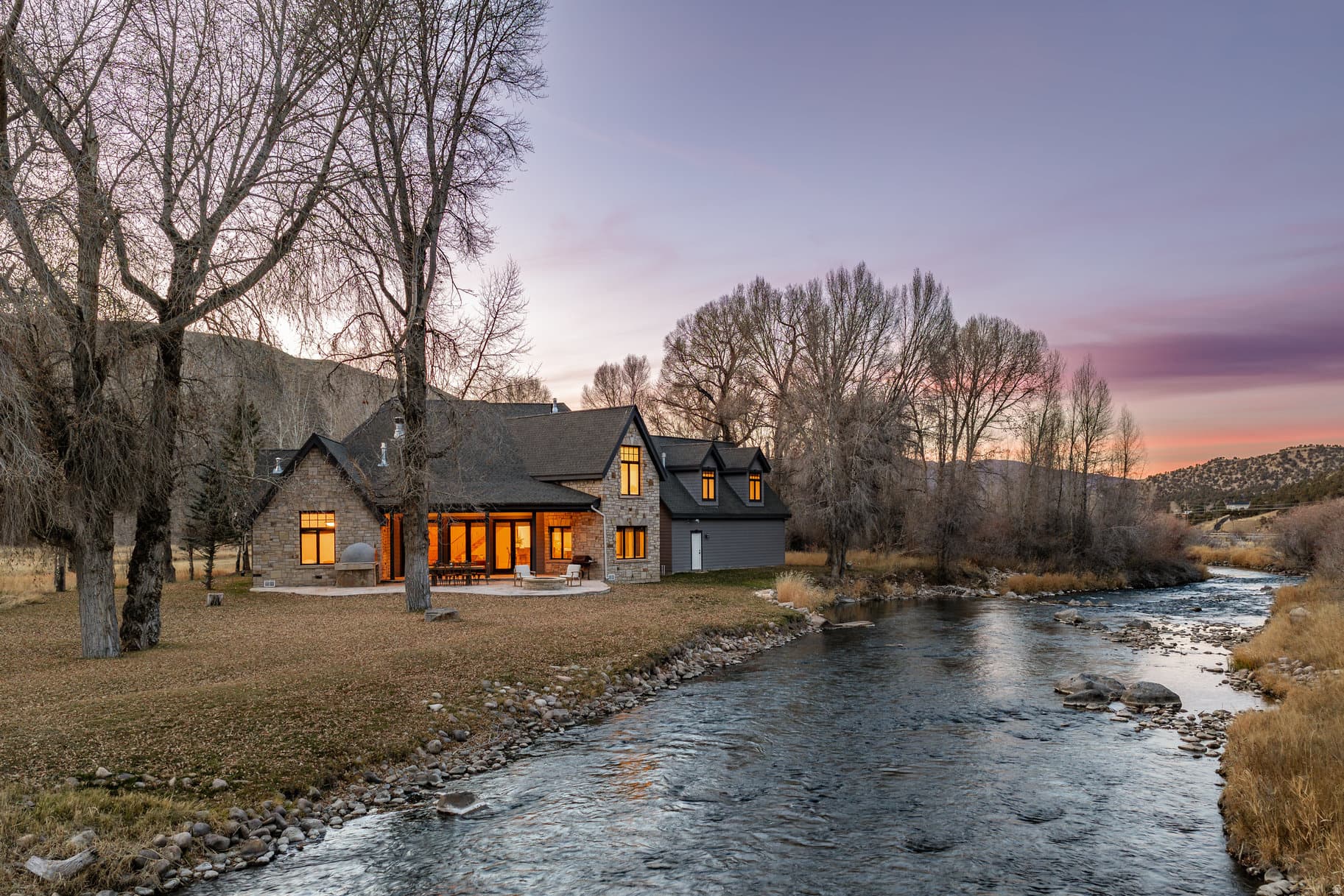 Riverfront Estate, Utterly Private