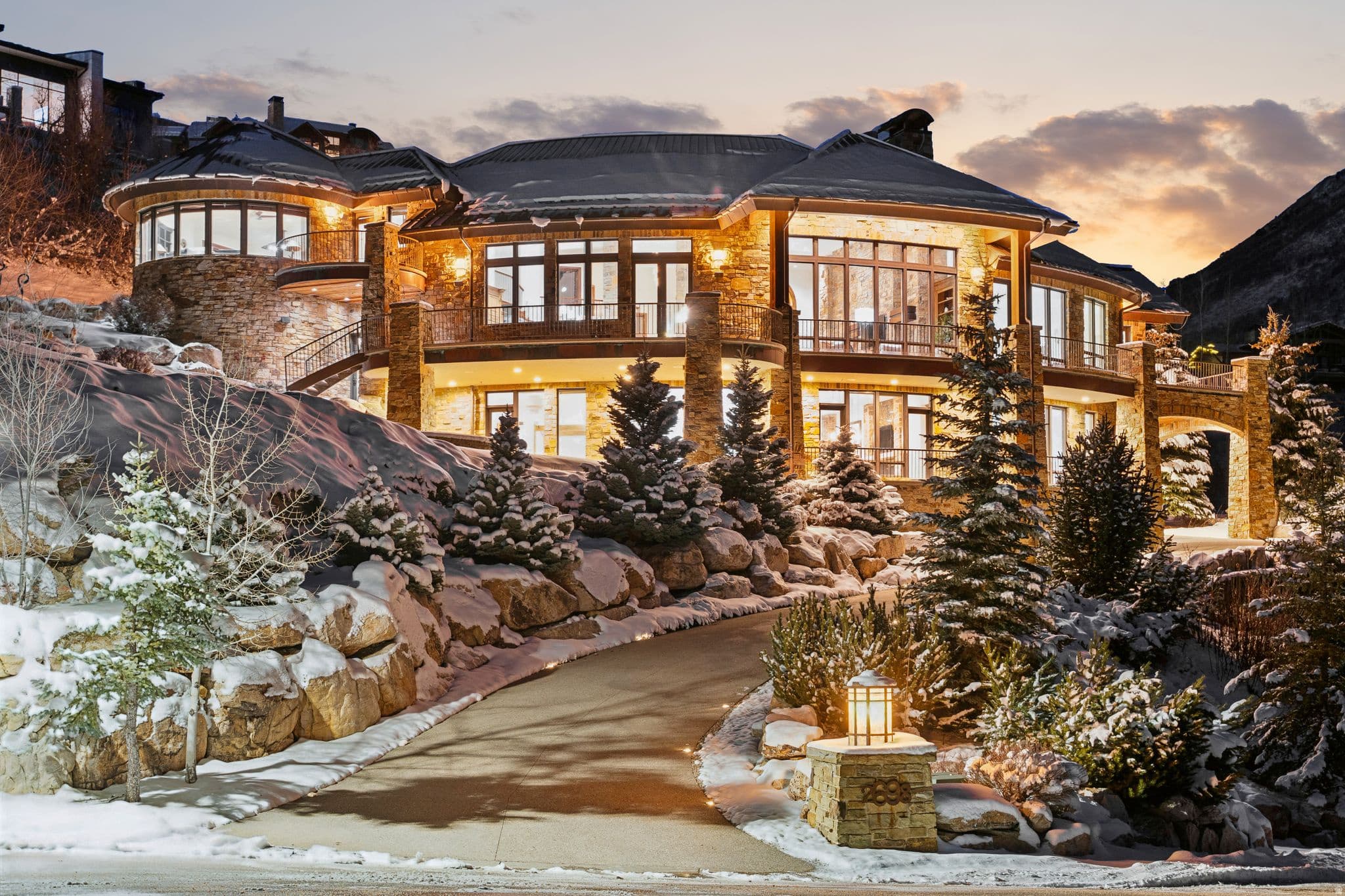 Deer Valley Rectilinear Residence